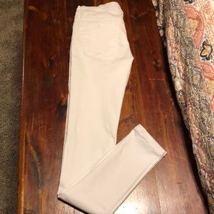 White skinny jeans